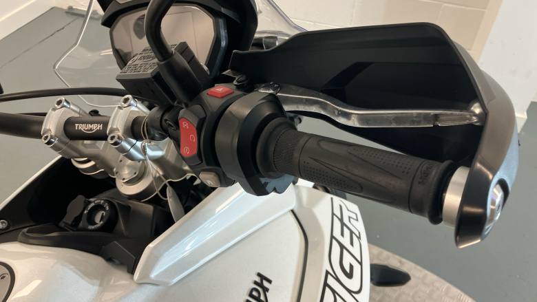 Triumph Tiger 800 XCX (15MY)